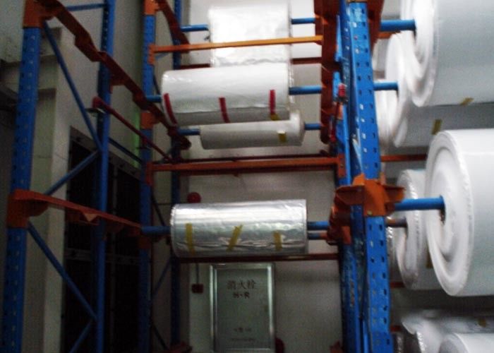 Khí đóng lạnh cấu trúc thép trong hệ thống kệ để lưu trữ các đối tượng loại trống