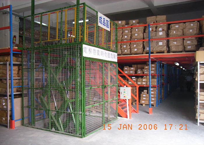 Cửa hàng chứa thép công nghiệp Mezzanine được hỗ trợ bằng giá đỡ Cửa hàng đóng băng lạnh với khung giá đỡ
