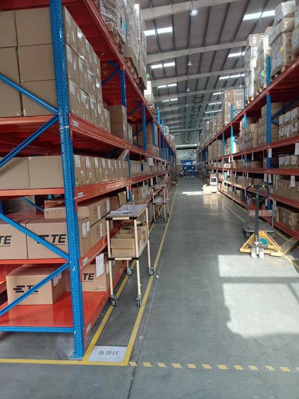 Bảo vệ ăn mòn hoàn thiện khoang khoang kim loại công nghiệp cho các giải pháp lưu trữ đa năng