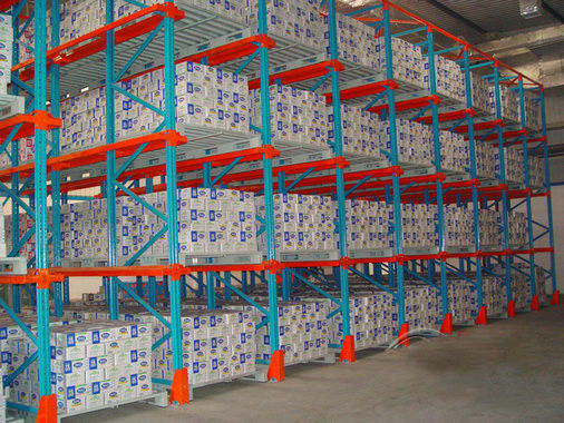 Thép cán lạnh Drive In Drive Through Racking System cho kho công nghiệp