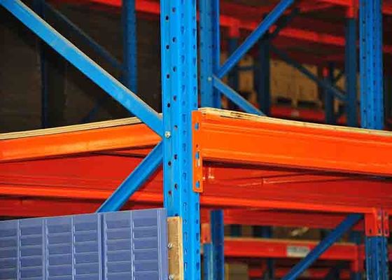 Q235B Thép kho hàng hạng nặng Cửa hàng lưu trữ với ván gỗ dán