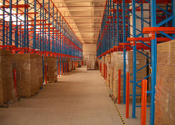 Trung tâm Logistics Công nghiệp thép trong hệ thống giá đỡ pallet cho nhà kho