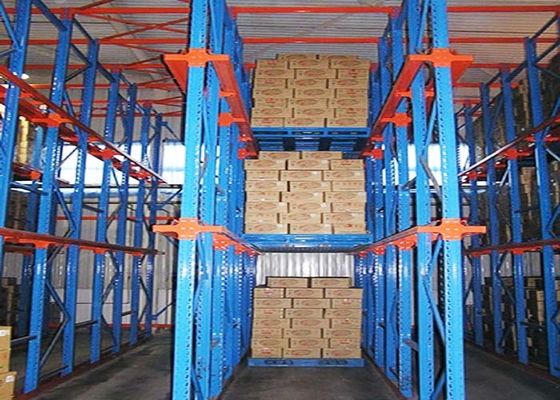 Trung tâm Logistics Công nghiệp thép trong hệ thống giá đỡ pallet cho nhà kho