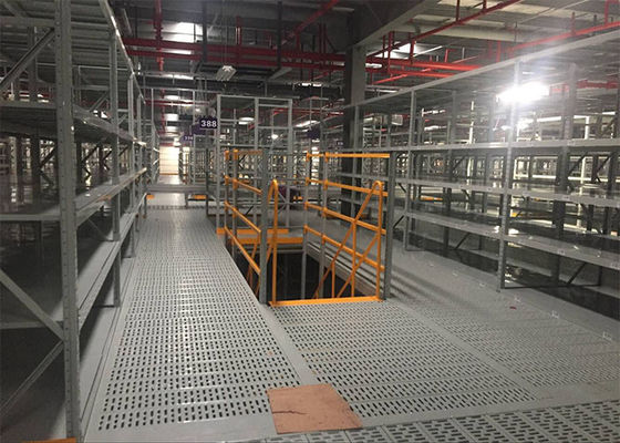 Hệ thống kệ thép Mezzanine hỗ trợ giá đỡ màu xám cho kho lớn