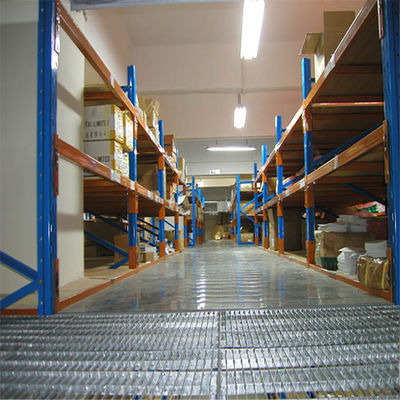 Xây dựng sàn mezzanine công nghiệp hạng nặng với tấm thép