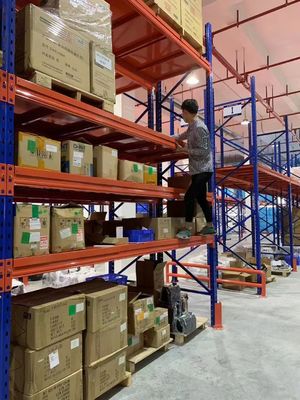 Giải pháp lưu trữ kho hàng hạng nặng với dung lượng cao